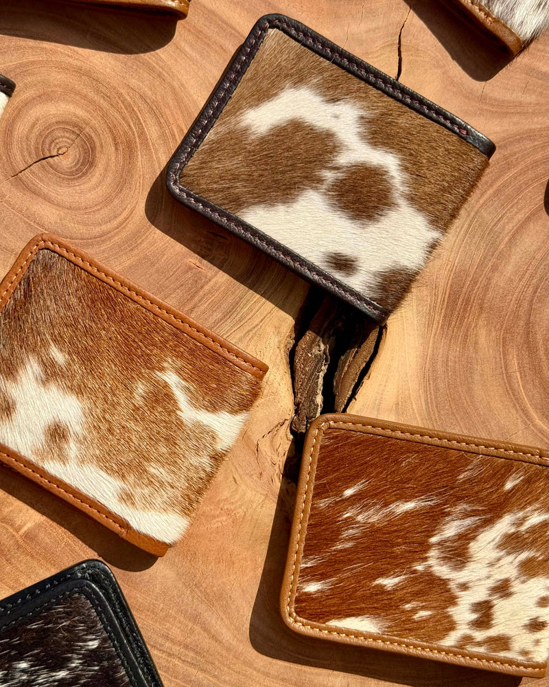 Chic Harbor Leather Bifold Wallet — Minimalist Style, Maximum Function